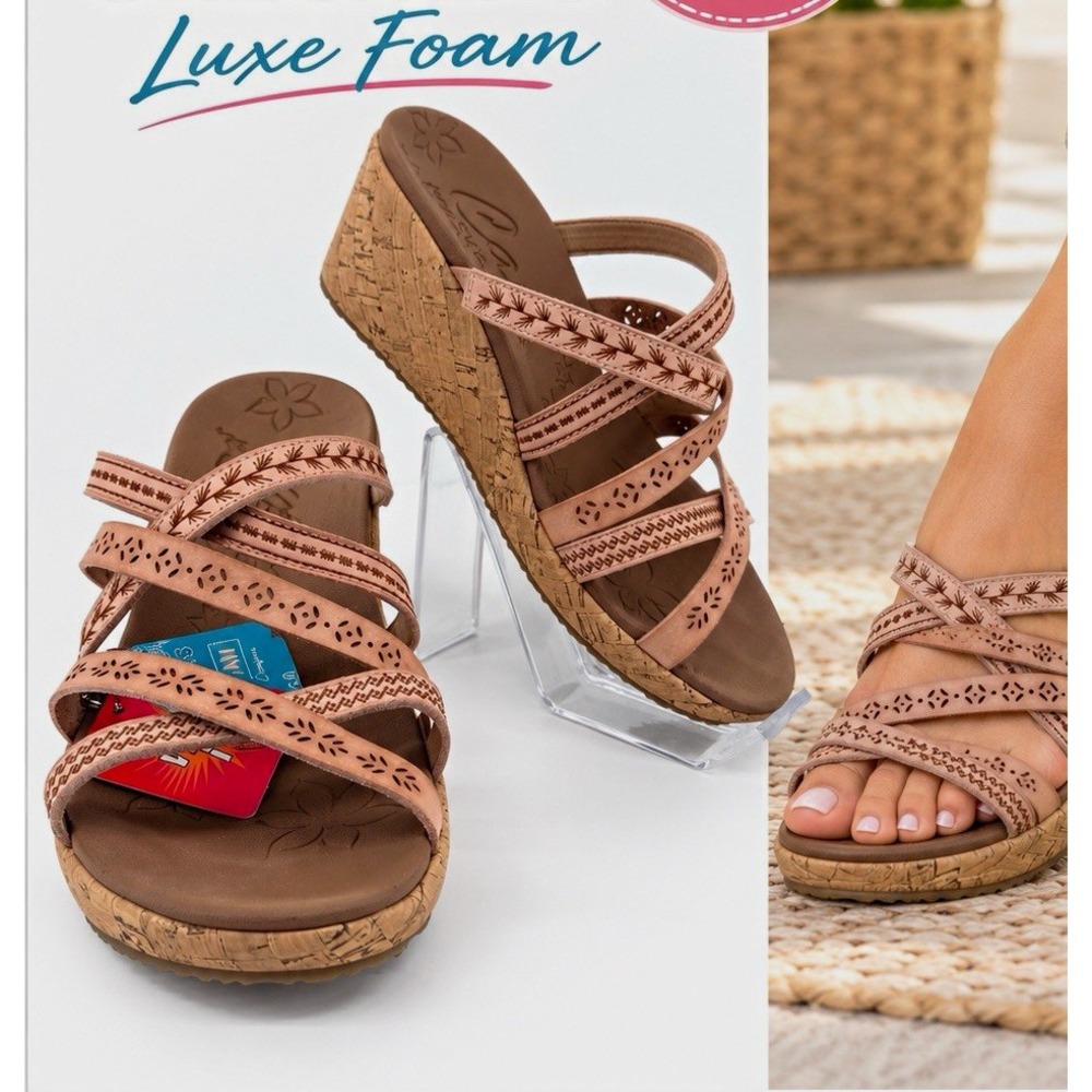 Skechers Cali Luxe Foam Women's 9 Wide Fit Strappy Cork Wedge Sandals NWT